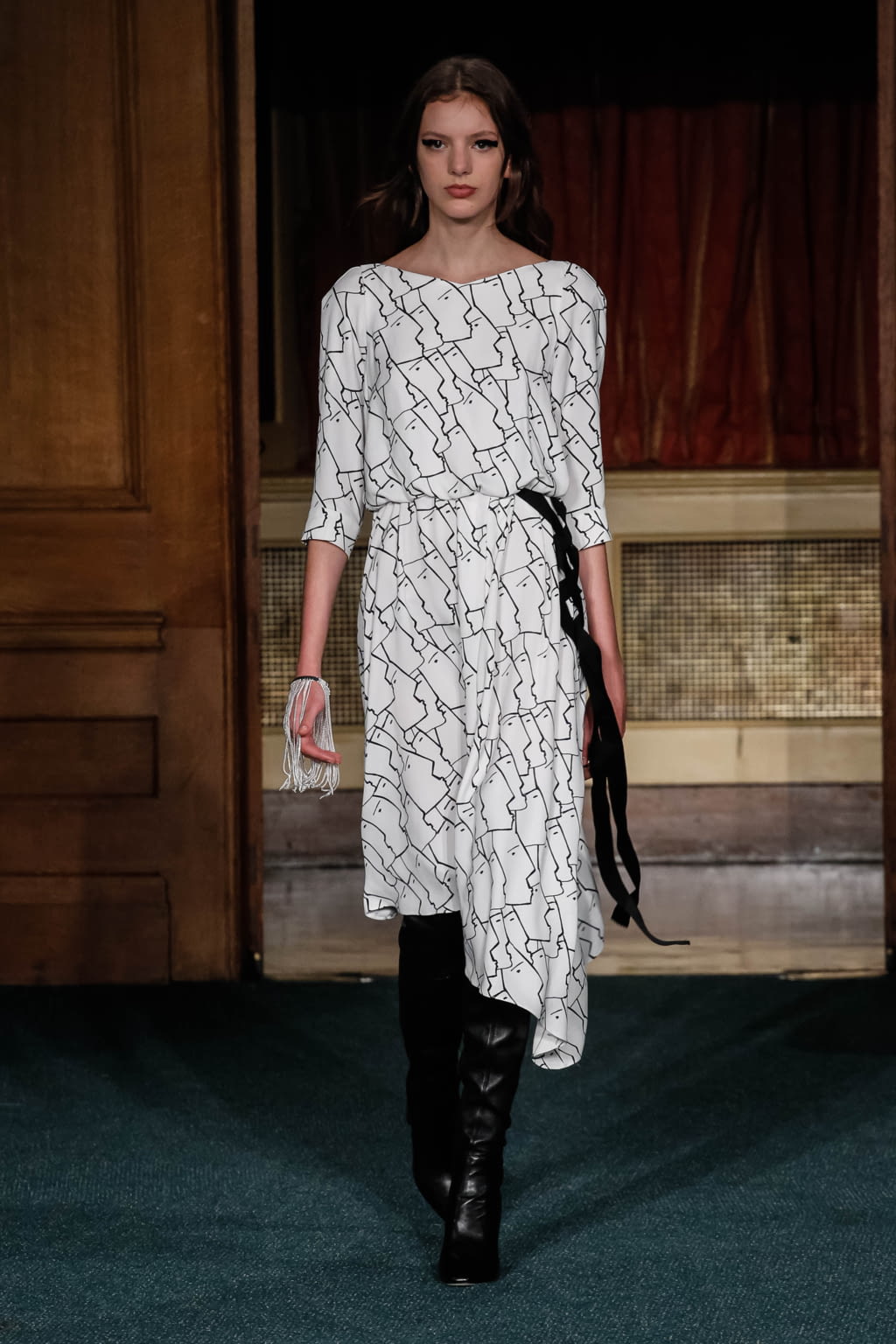 Fashion Week London Spring/Summer 2017 look 28 from the Osman collection womenswear