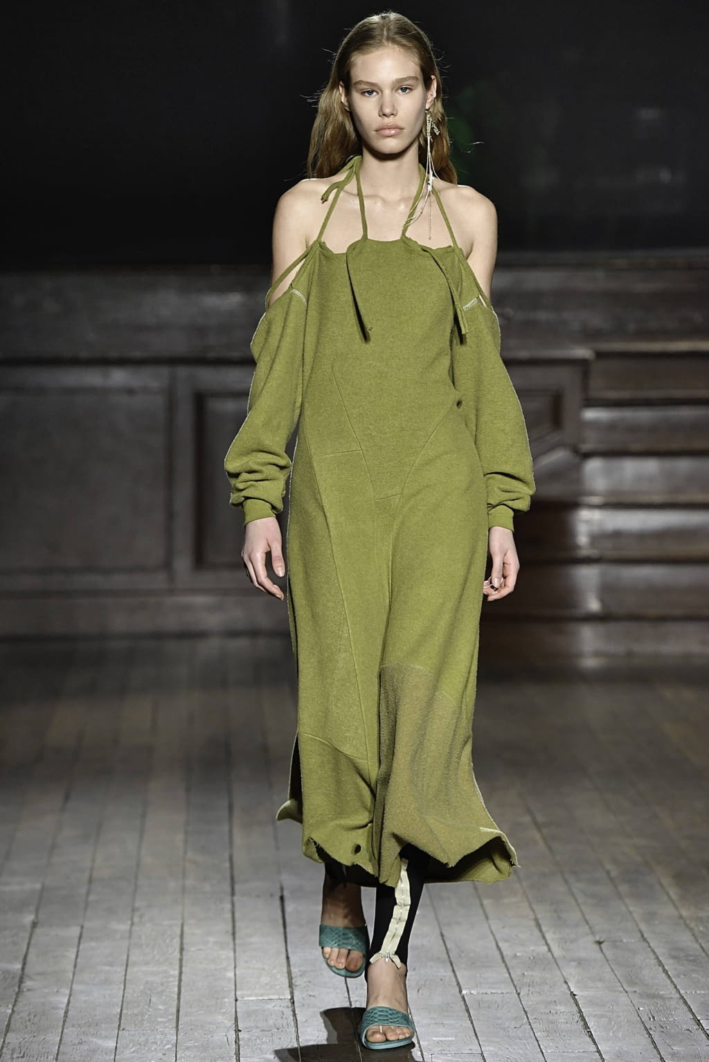 Fashion Week Paris Fall/Winter 2019 look 4 from the Ottolinger collection 女装