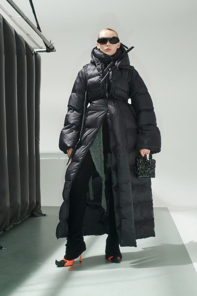 Fashion Week Paris Fall/Winter 2022 look 19 from the Ottolinger collection womenswear