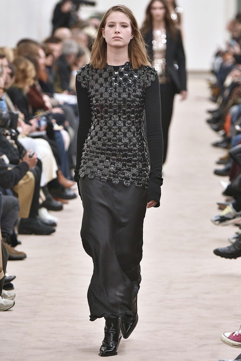 Fashion Week Paris Fall/Winter 2018 look 13 from the Rabanne collection womenswear