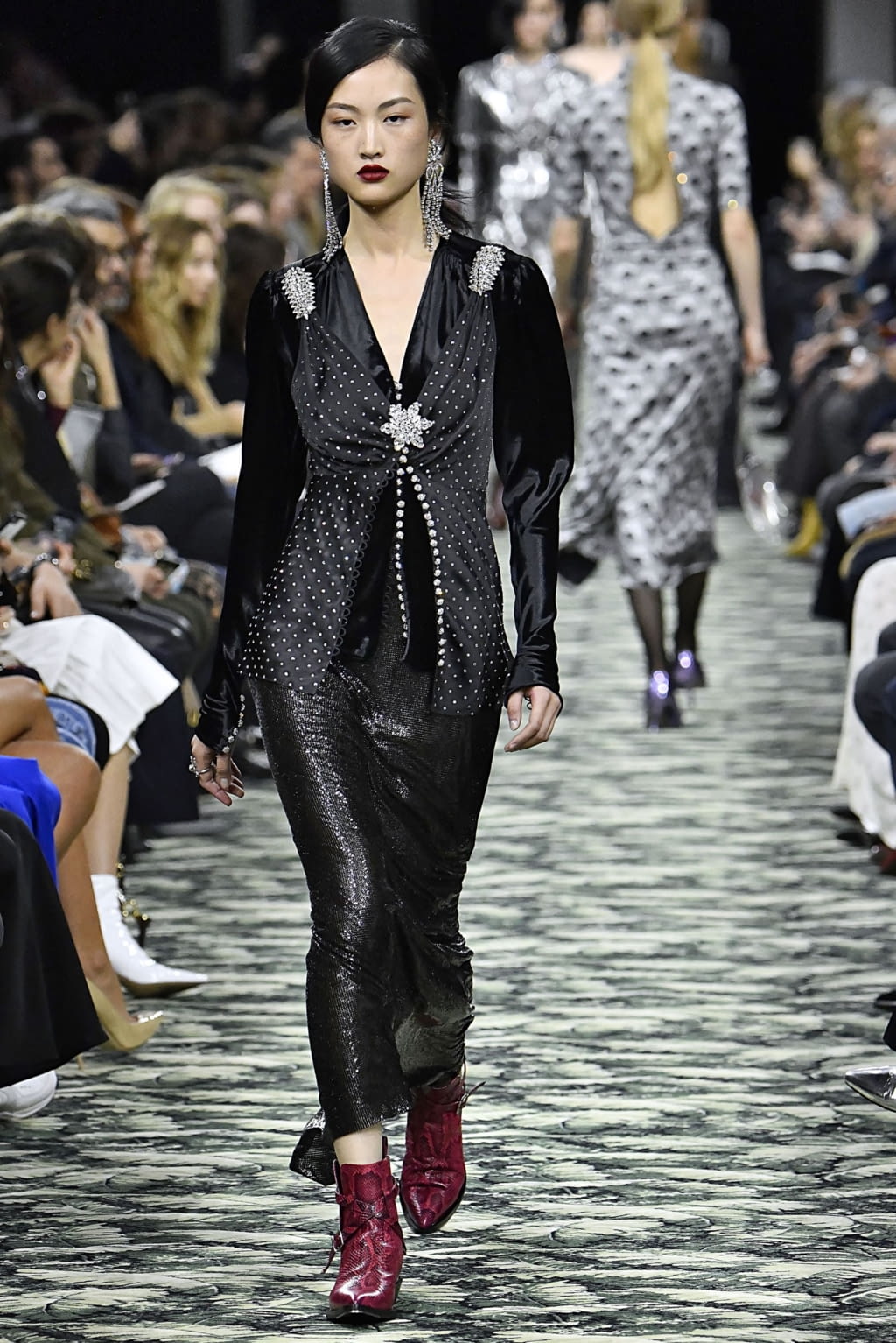 Fashion Week Paris Fall/Winter 2019 look 36 from the Rabanne collection womenswear