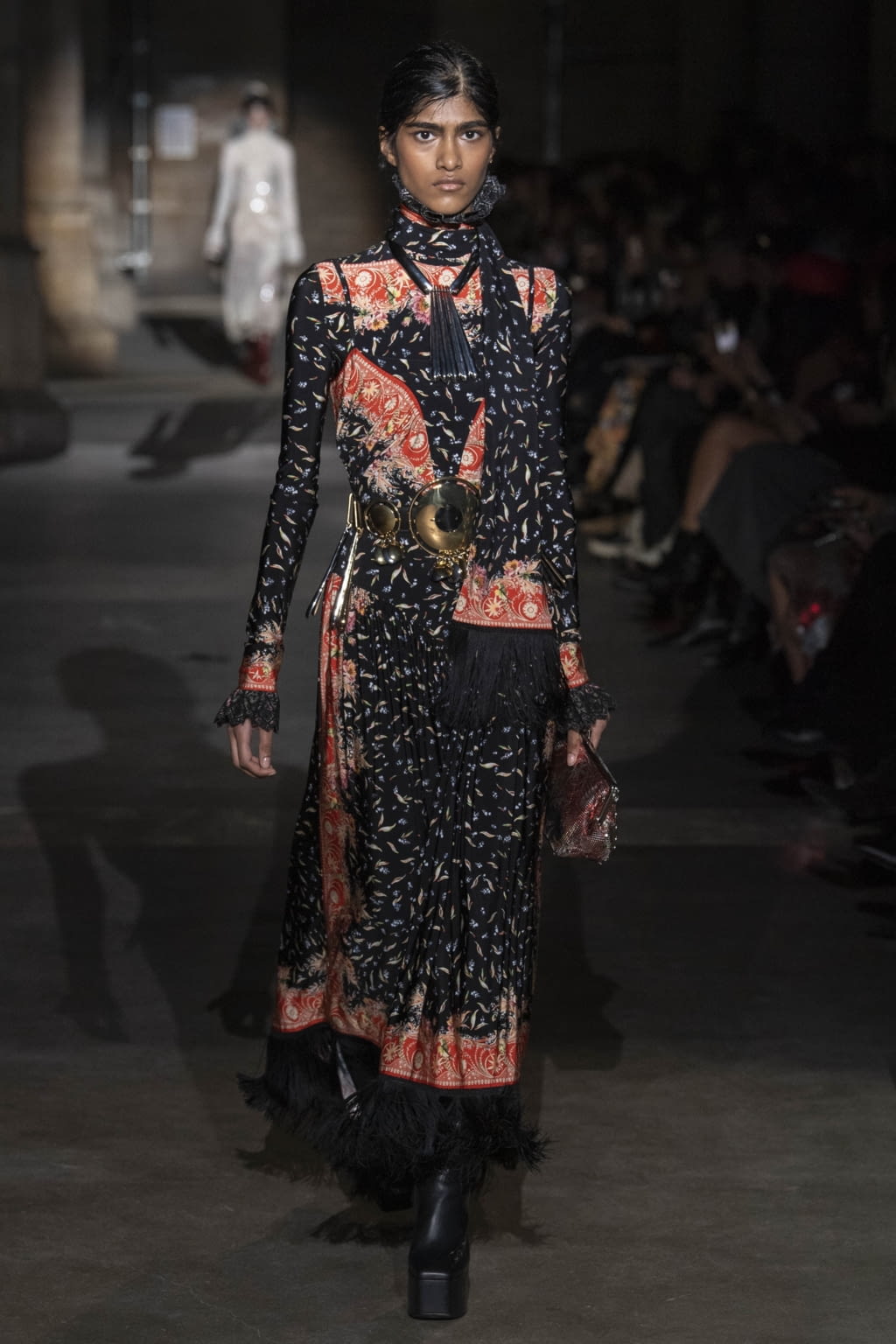 Fashion Week Paris Fall/Winter 2020 look 17 from the Rabanne collection 女装