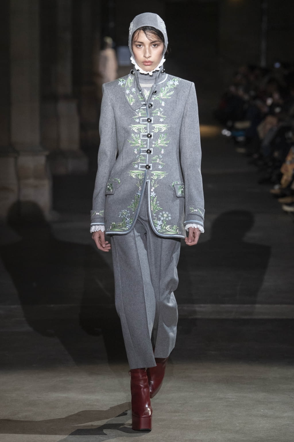 Fashion Week Paris Fall/Winter 2020 look 18 from the Rabanne collection 女装
