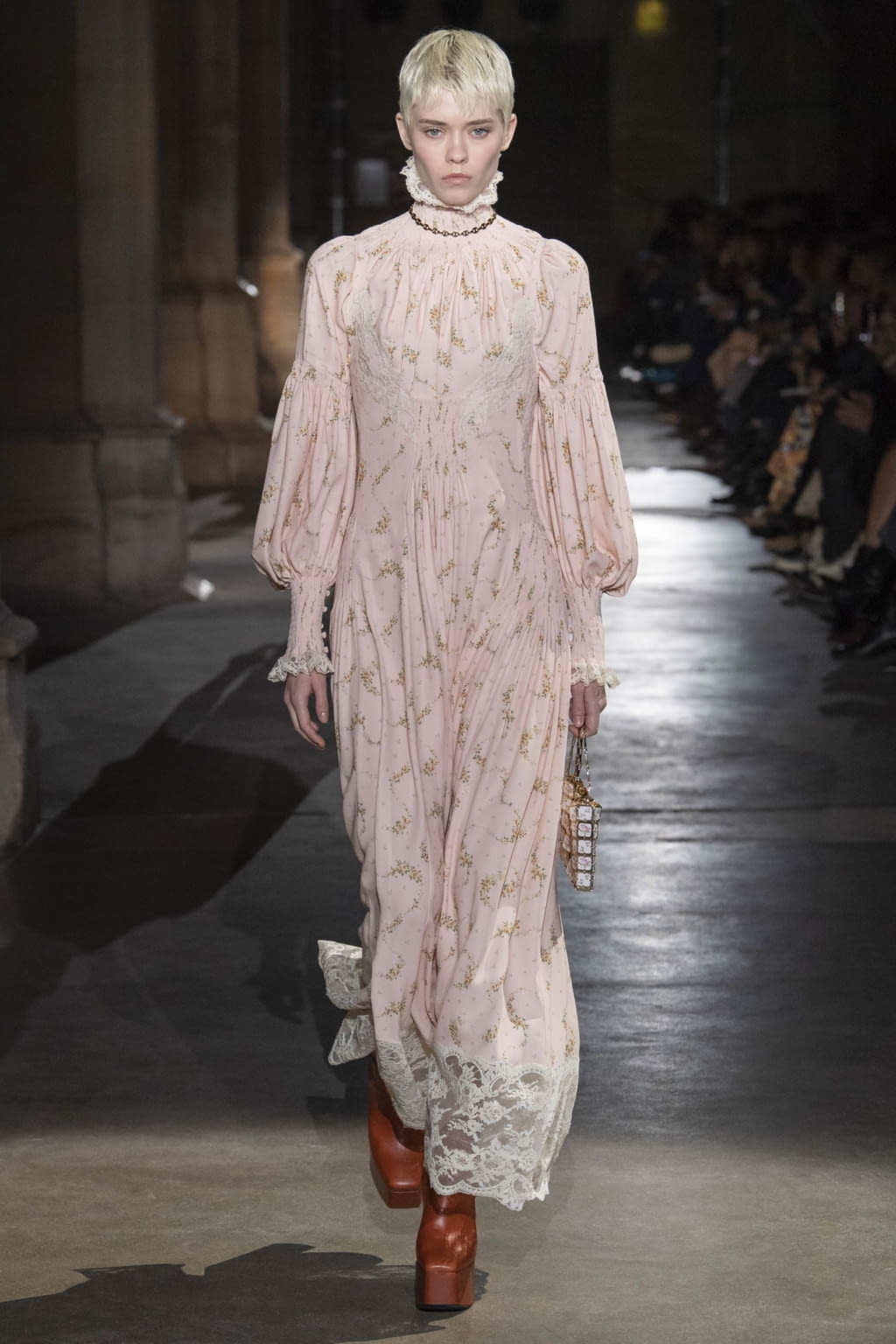 Fashion Week Paris Fall/Winter 2020 look 19 from the Rabanne collection womenswear