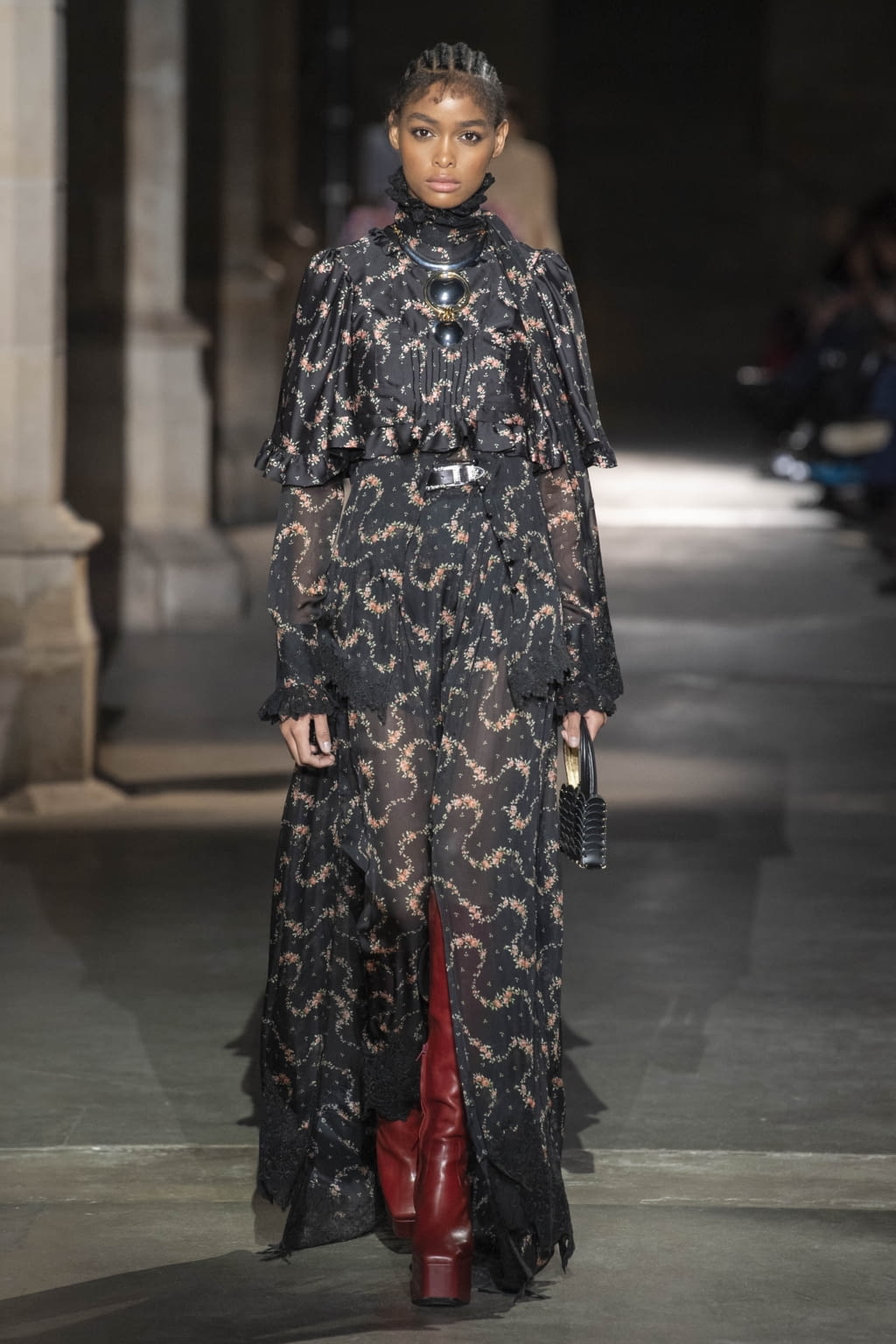 Fashion Week Paris Fall/Winter 2020 look 21 from the Rabanne collection 女装