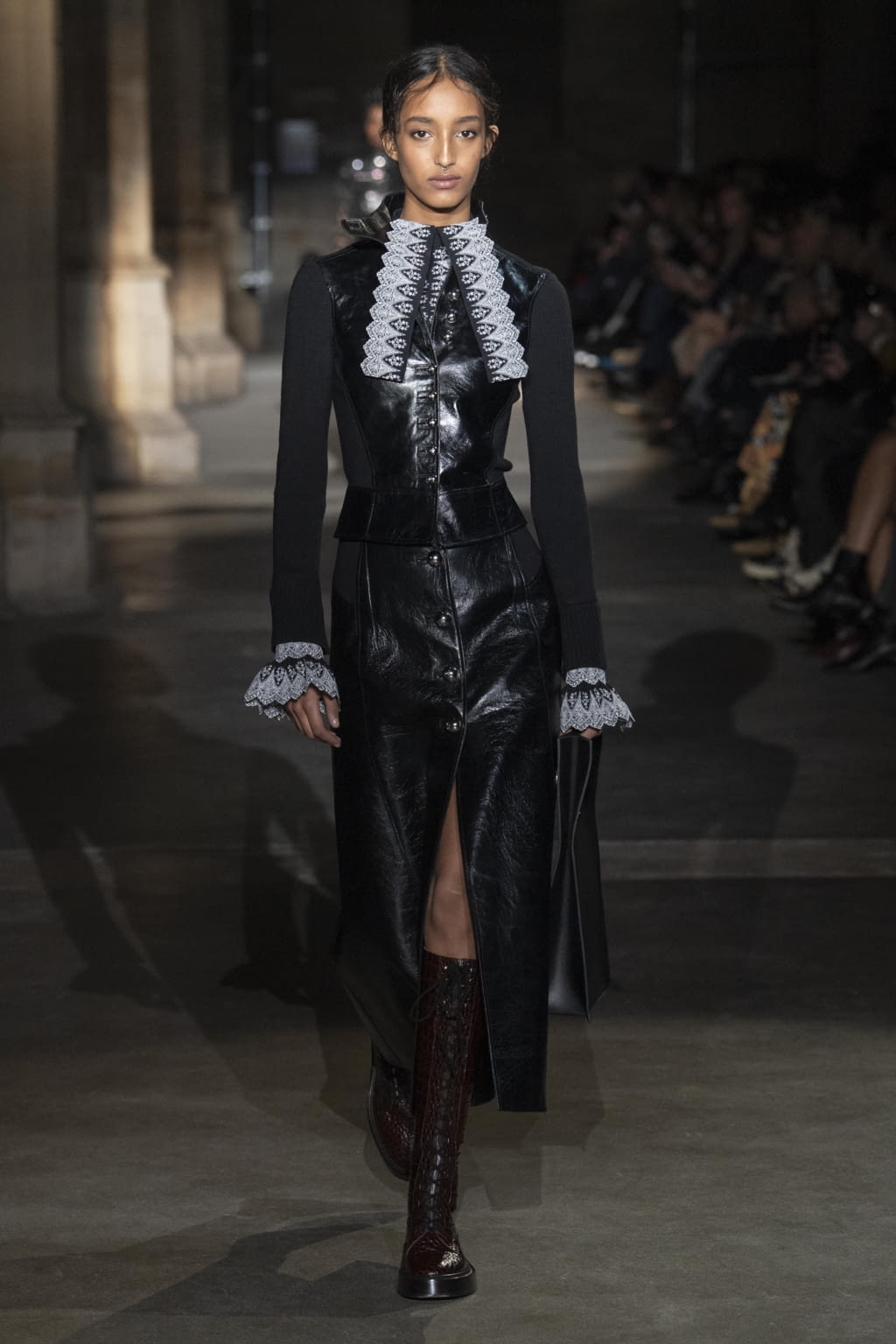 Fashion Week Paris Fall/Winter 2020 look 36 from the Rabanne collection 女装