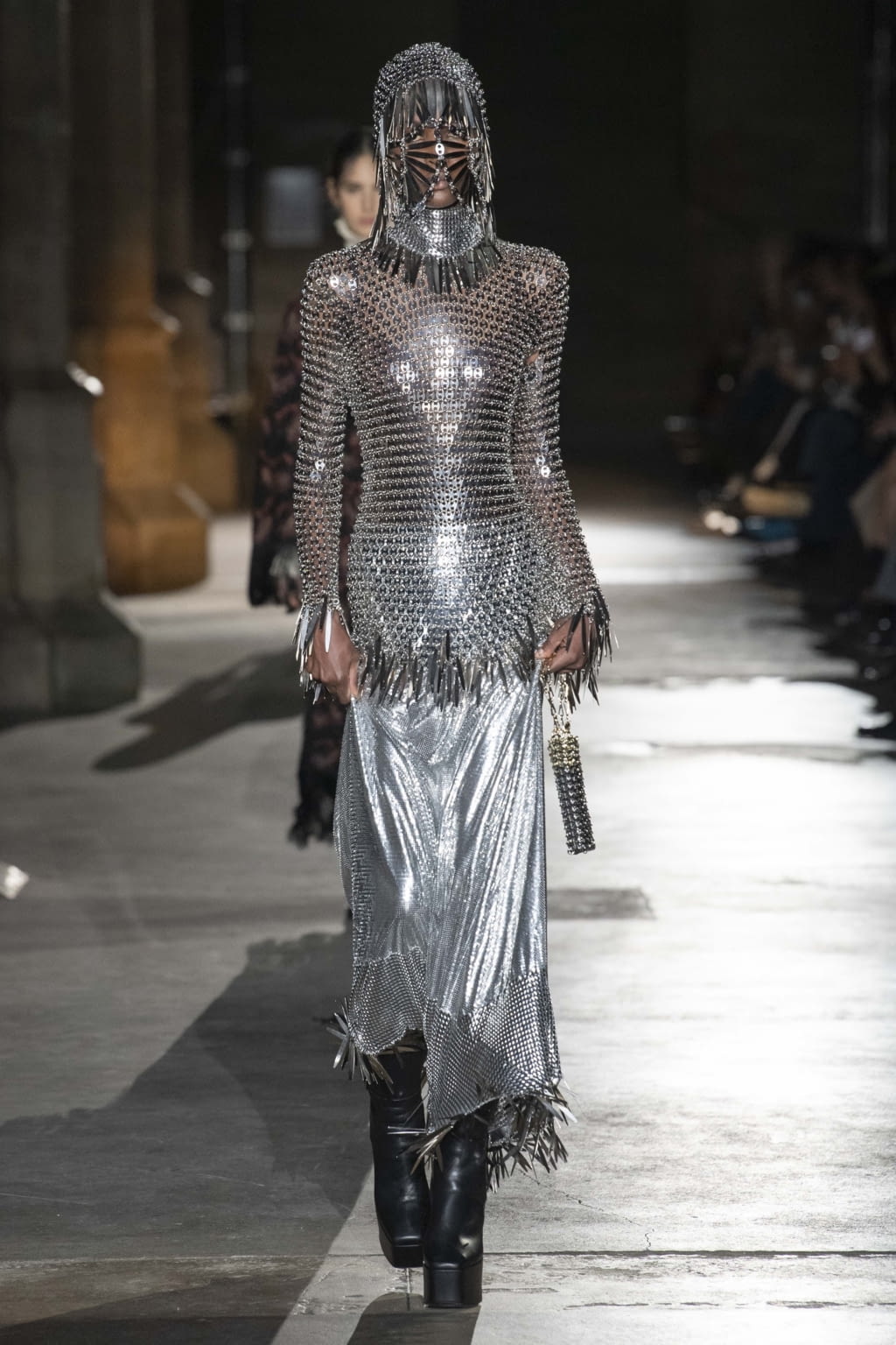 Fashion Week Paris Fall/Winter 2020 look 40 from the Rabanne collection womenswear