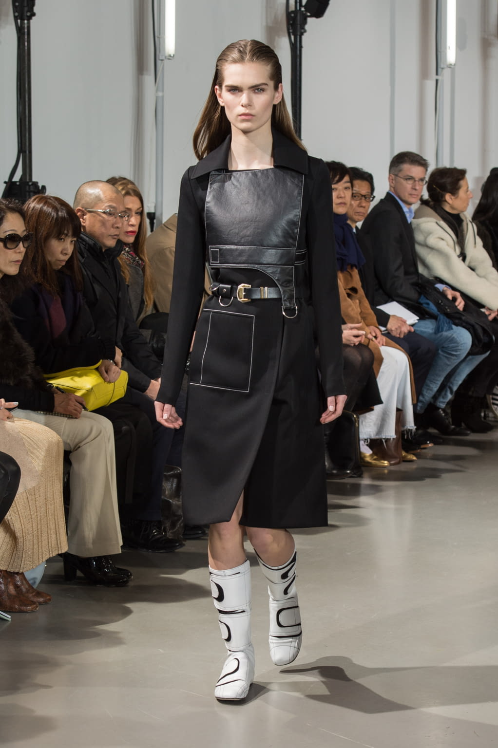 Fashion Week Paris Fall/Winter 2016 look 10 from the Rabanne collection womenswear