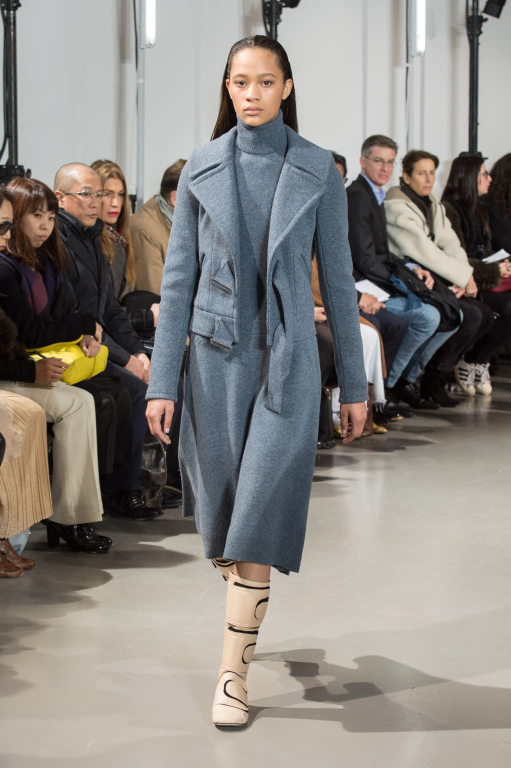 Fashion Week Paris Fall/Winter 2016 look 3 from the Rabanne collection womenswear