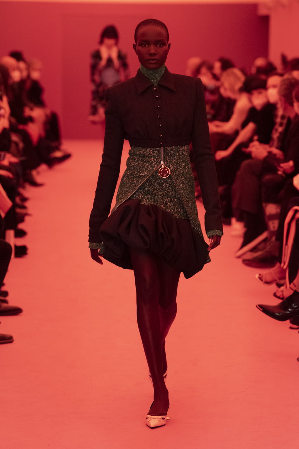Fashion Week Paris Fall/Winter 2022 look 1 de la collection Rabanne womenswear