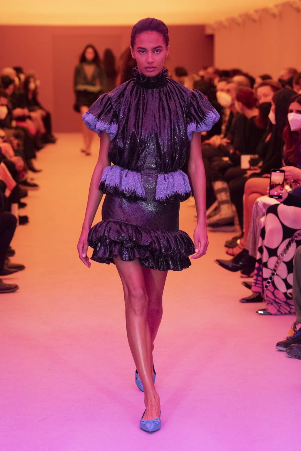 Fashion Week Paris Fall/Winter 2022 look 24 from the Rabanne collection 女装