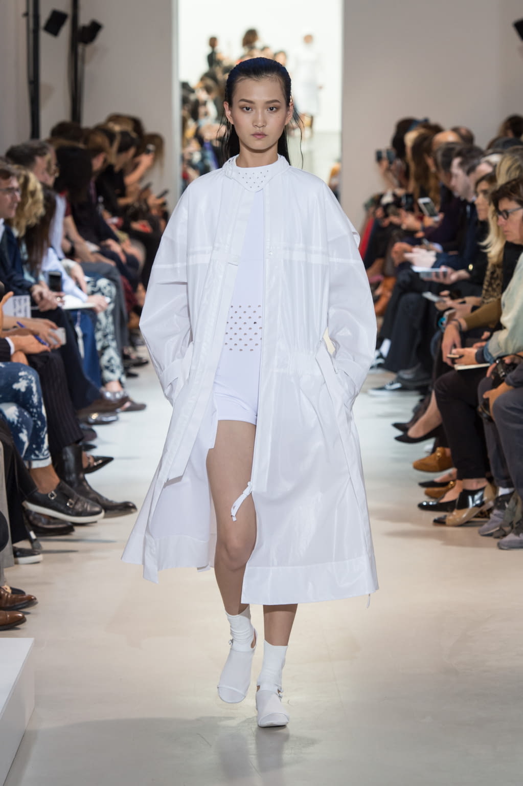 Fashion Week Paris Spring/Summer 2017 look 9 from the Rabanne collection 女装