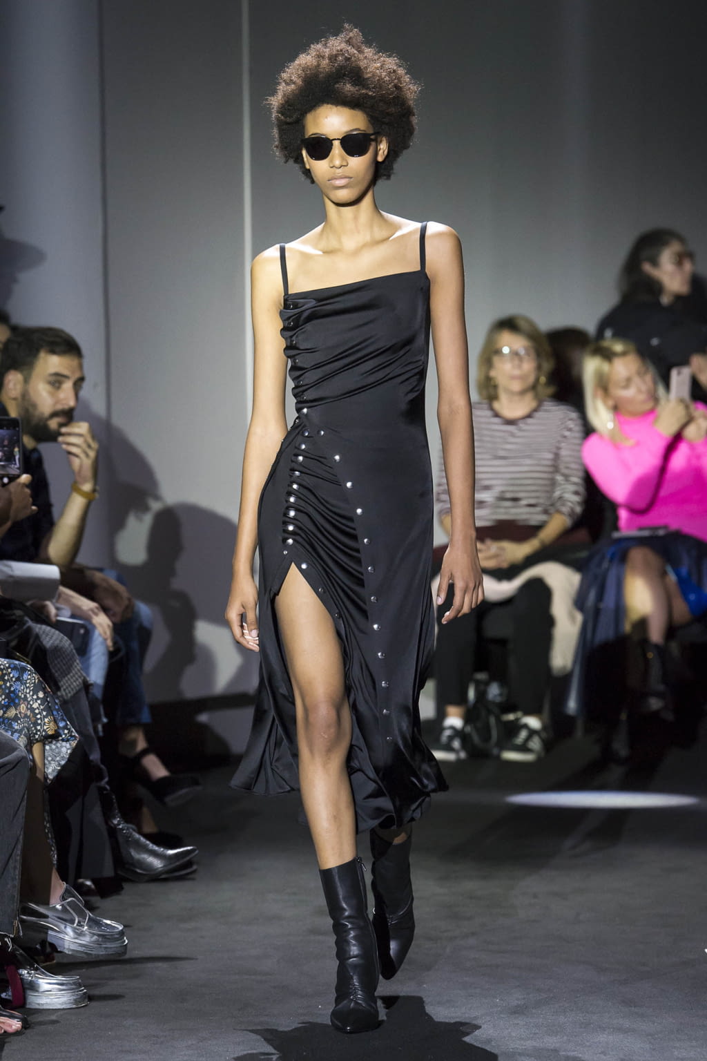Fashion Week Paris Spring/Summer 2018 look 14 from the Rabanne collection womenswear
