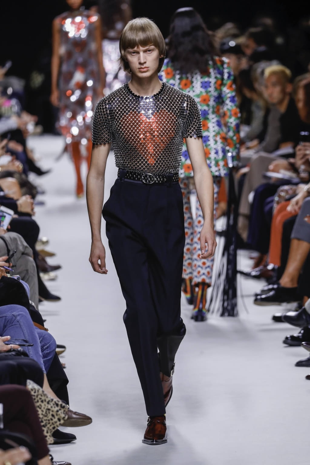 Fashion Week Paris Spring/Summer 2020 look 45 from the Rabanne collection 男装