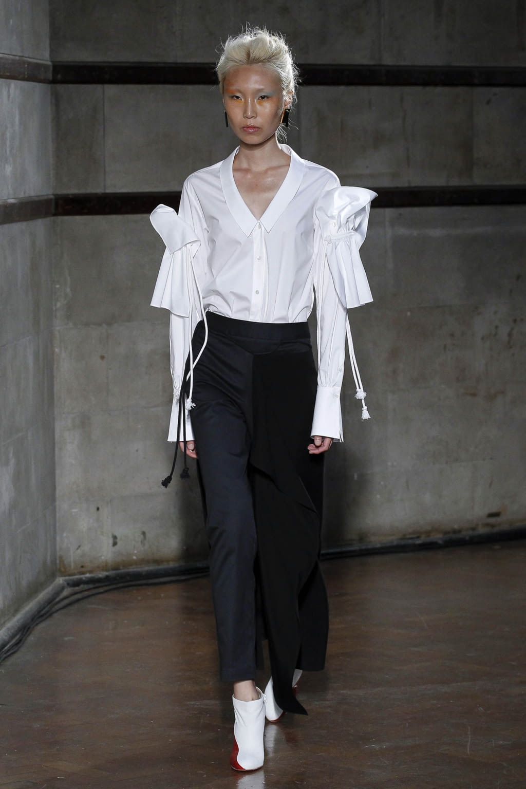 Fashion Week London Spring/Summer 2018 look 15 from the Palmer Harding collection womenswear