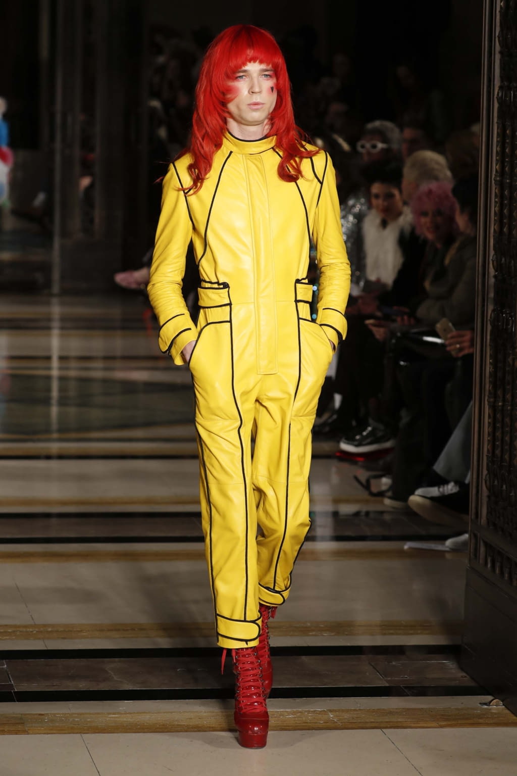 Fashion Week London Fall/Winter 2018 look 12 from the Pam Hogg collection 女装