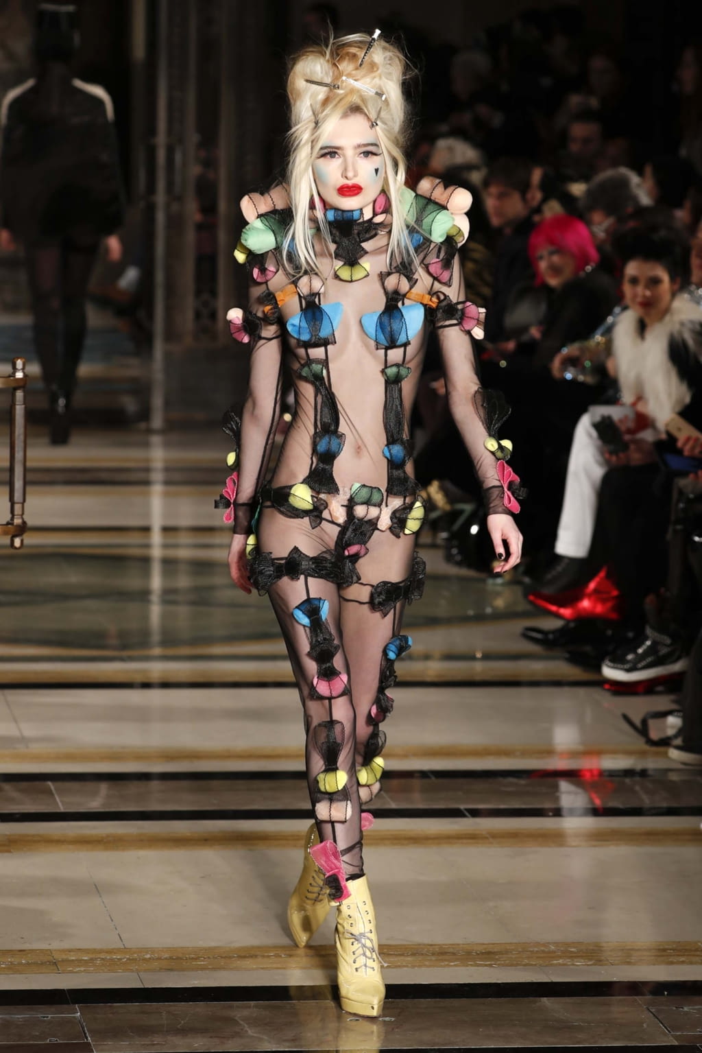 Fashion Week London Fall/Winter 2018 look 19 from the Pam Hogg collection womenswear