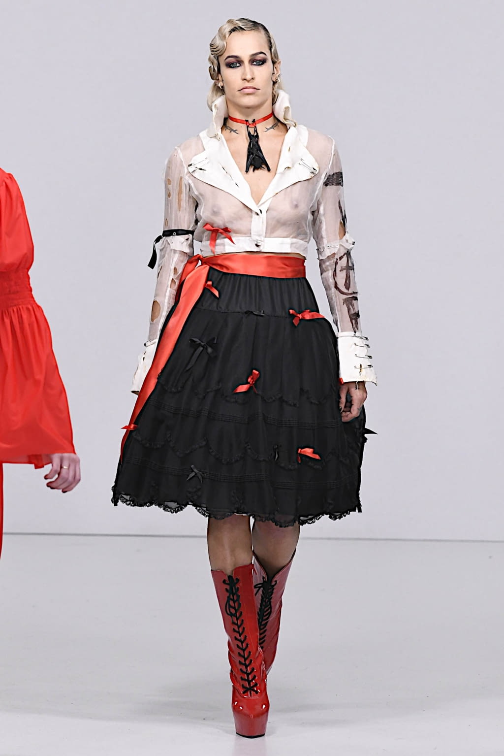 Fashion Week London Fall/Winter 2020 look 5 from the Pam Hogg collection womenswear