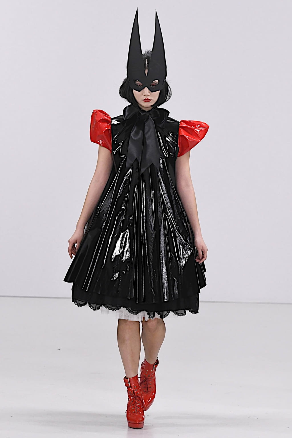 Fashion Week London Fall/Winter 2020 look 12 from the Pam Hogg collection womenswear