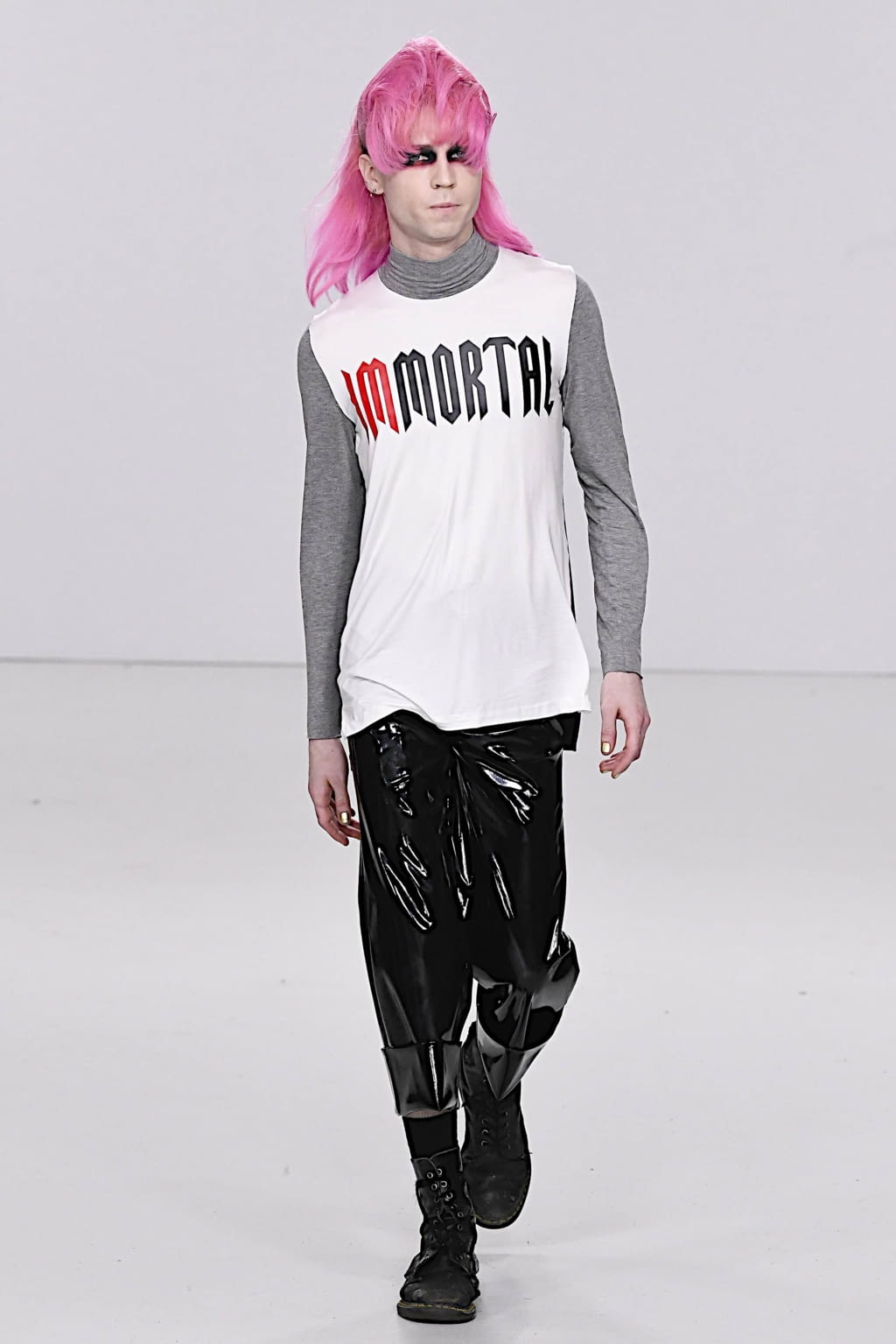 Fashion Week London Fall/Winter 2020 look 13 de la collection Pam Hogg womenswear