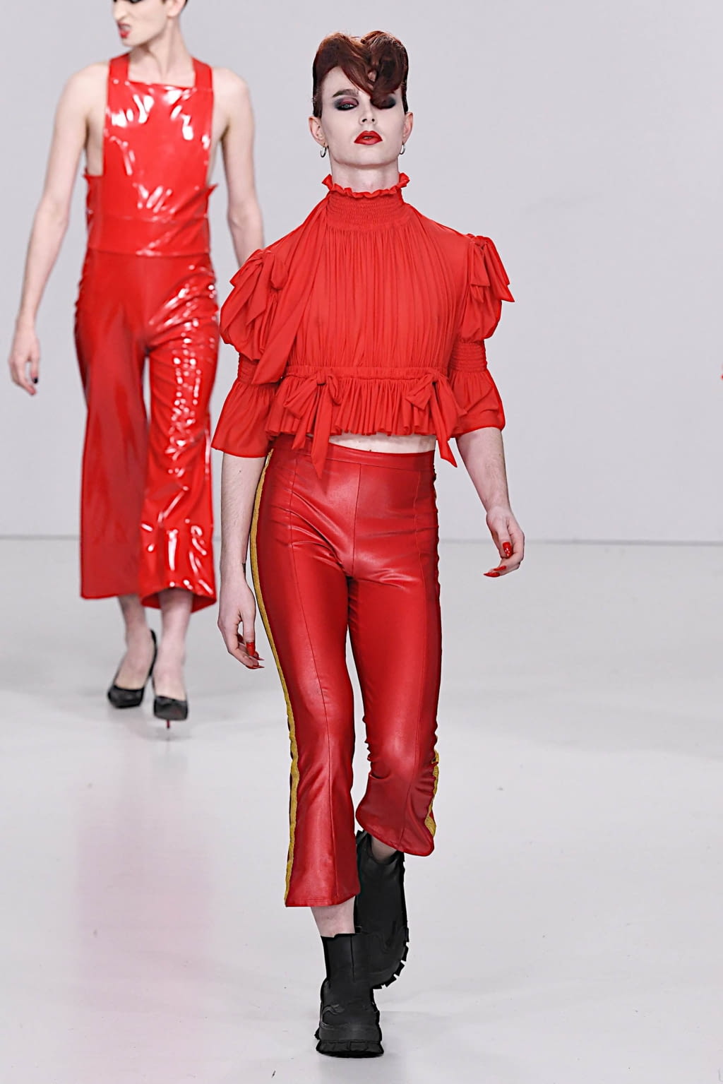 Fashion Week London Fall/Winter 2020 look 19 from the Pam Hogg collection 女装
