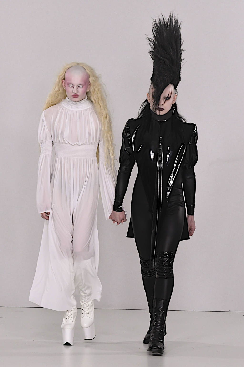 Fashion Week London Fall/Winter 2020 look 25 from the Pam Hogg collection womenswear