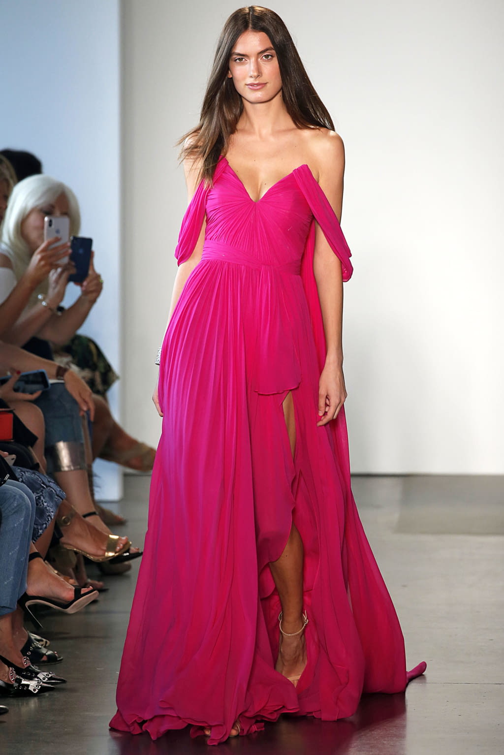 Fashion Week New York Spring/Summer 2019 look 25 from the Pamella Roland collection 女装