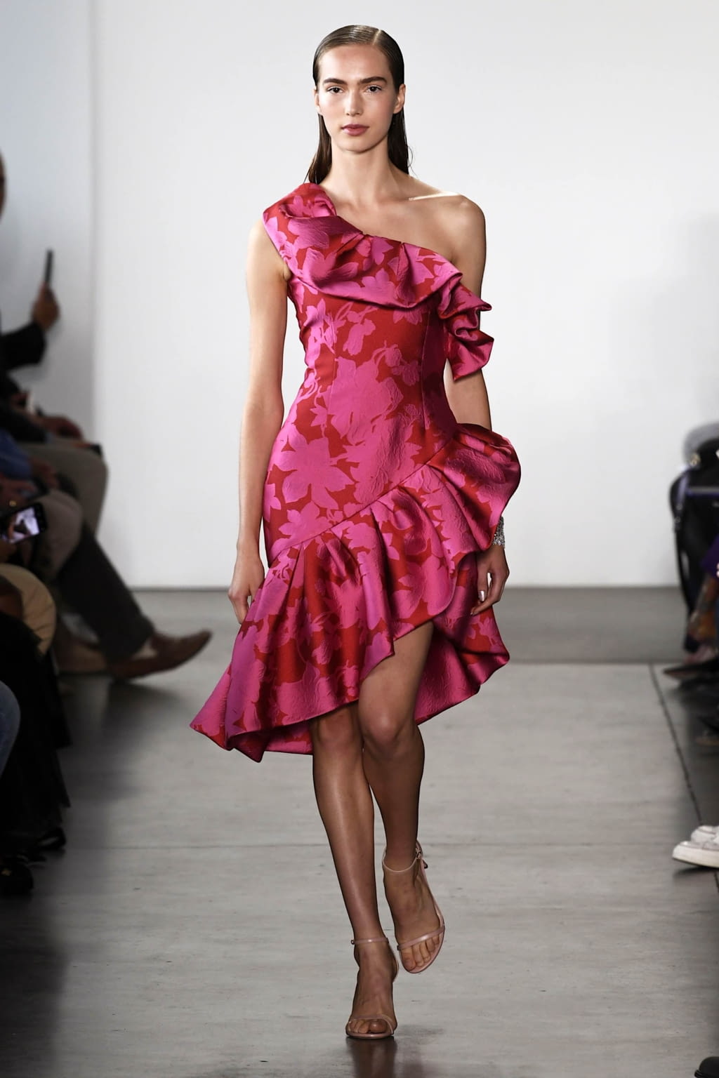 Fashion Week New York Spring/Summer 2020 look 4 de la collection Pamella Roland womenswear