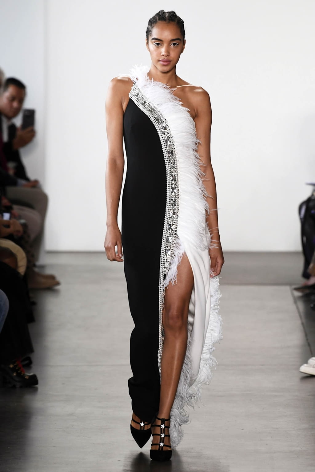 Fashion Week New York Spring/Summer 2020 look 17 from the Pamella Roland collection womenswear