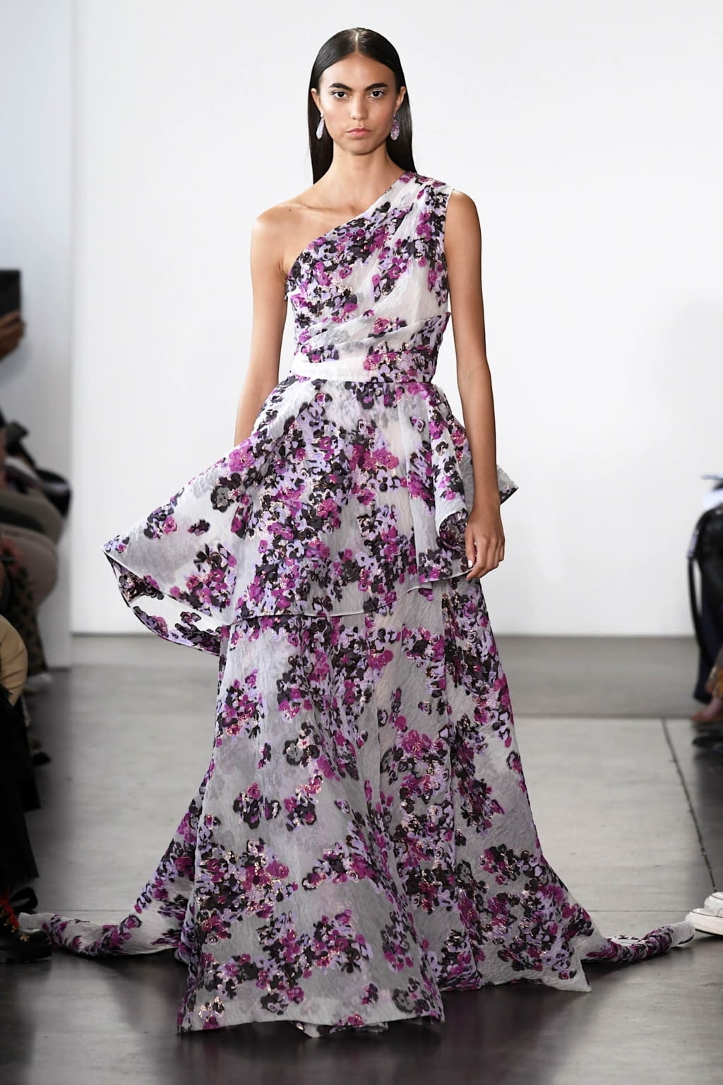 Fashion Week New York Spring/Summer 2020 look 21 from the Pamella Roland collection 女装
