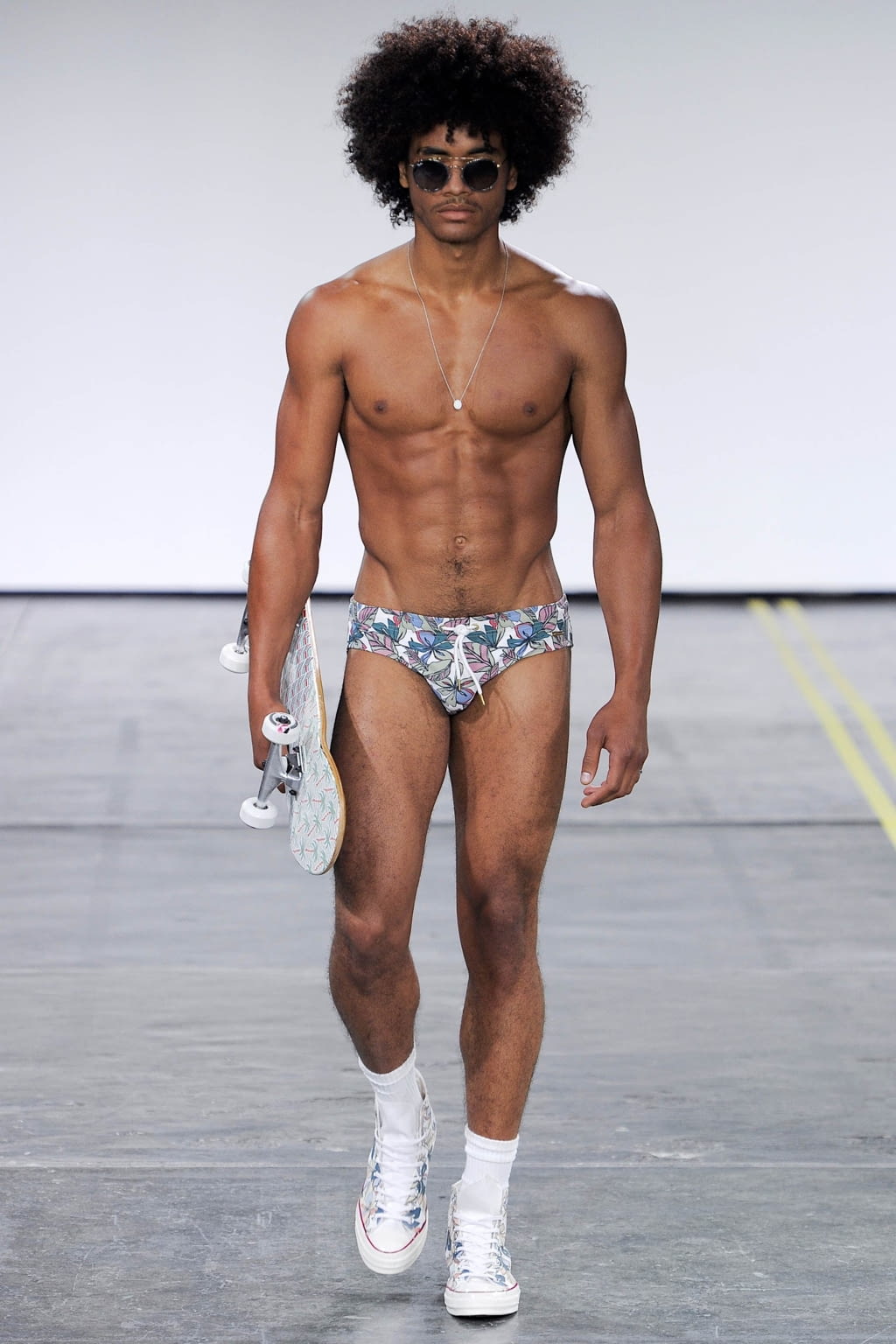 Fashion Week New York Spring/Summer 2019 look 1 from the Parke & Ronen collection 男装