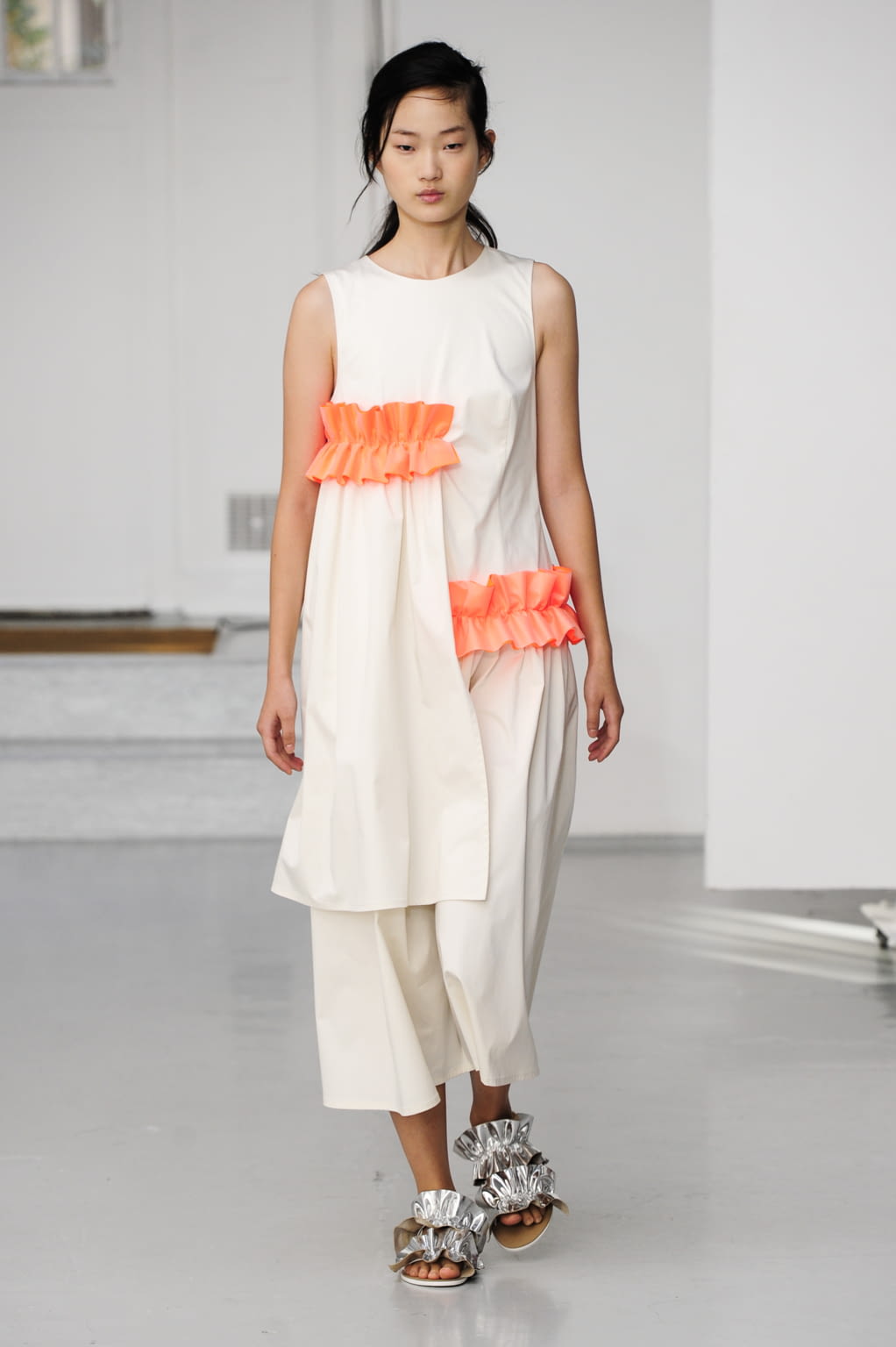 Fashion Week Paris Spring/Summer 2017 look 15 from the Paskal collection womenswear