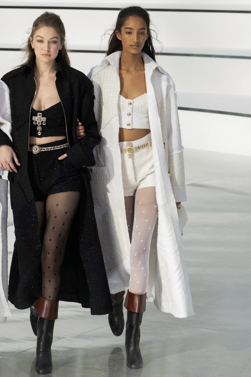 Fashion Week Paris Fall/Winter 2020 look 72 de la collection Chanel womenswear