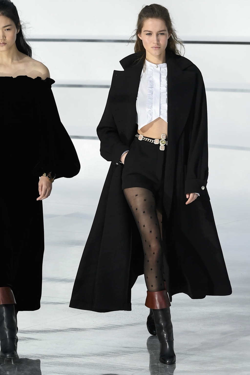 Fashion Week Paris Fall/Winter 2020 look 55 de la collection Chanel womenswear