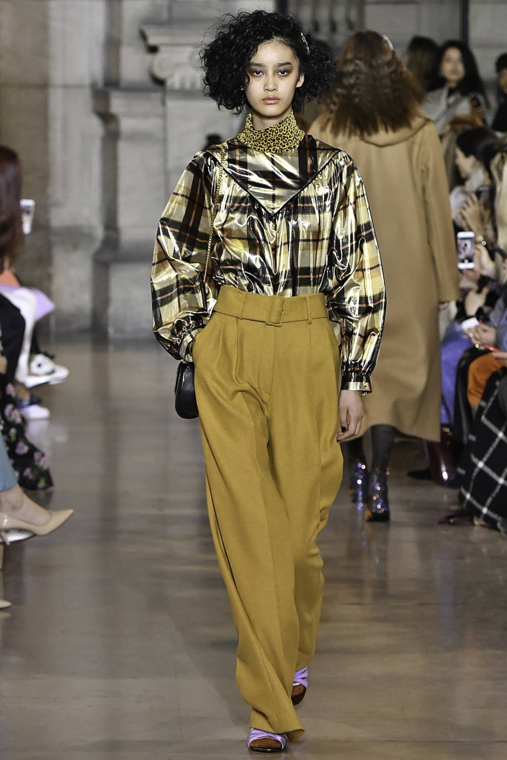 Fashion Week Paris Fall/Winter 2019 look 18 from the Paul & Joe collection 女装