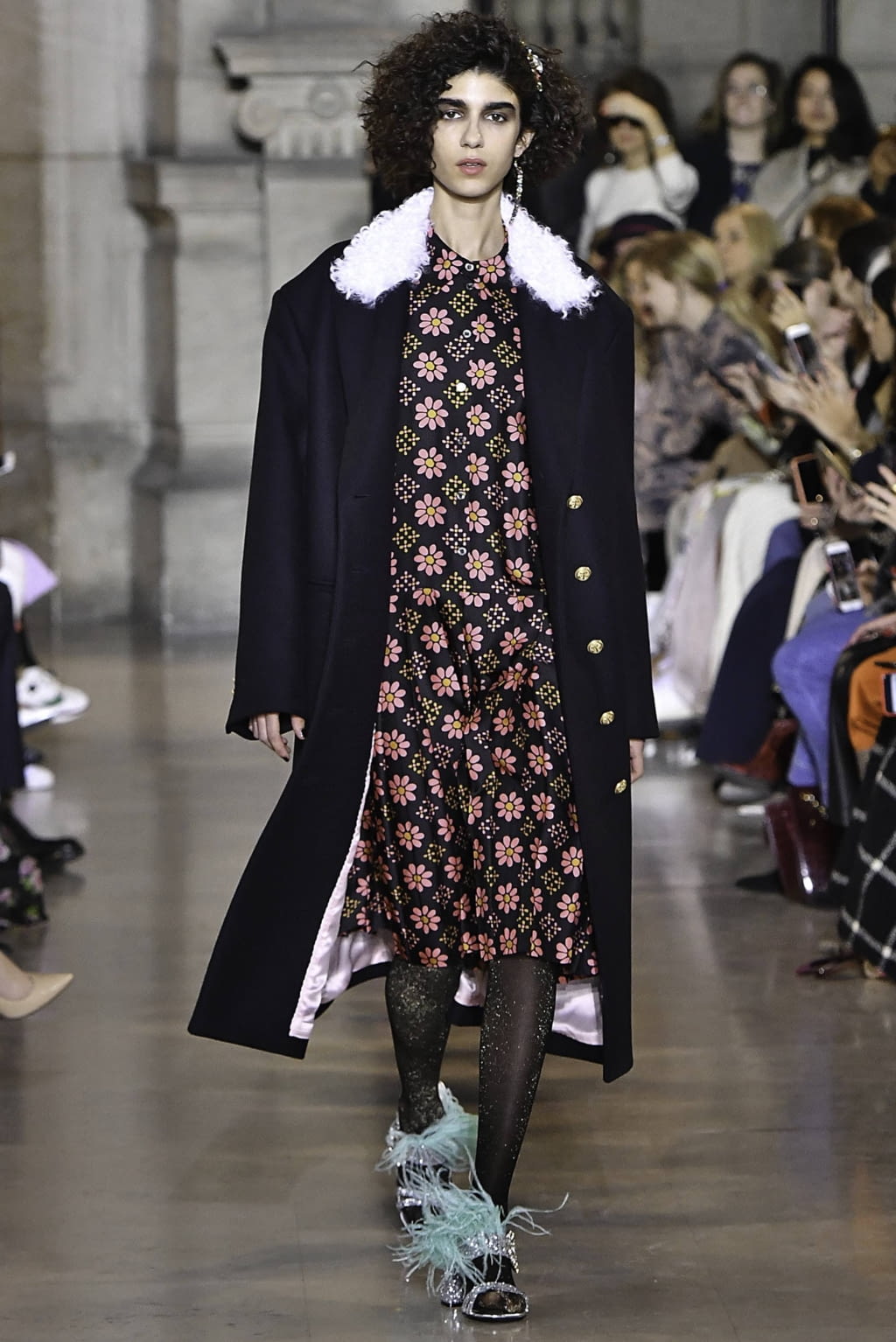 Fashion Week Paris Fall/Winter 2019 look 32 from the Paul & Joe collection 女装