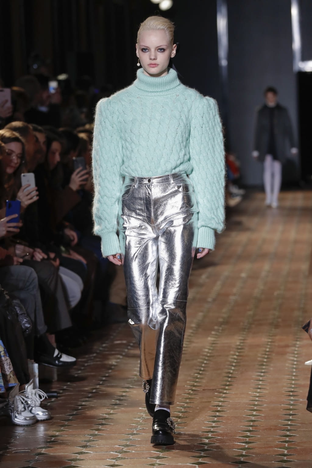 Fashion Week Paris Fall/Winter 2020 look 19 from the Paul & Joe collection 女装