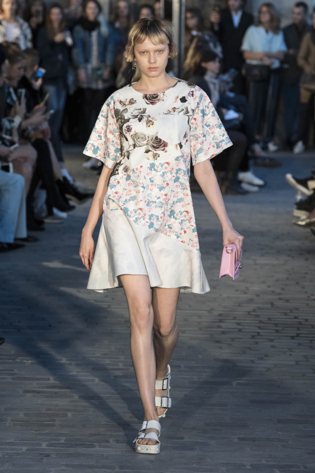 Fashion Week Paris Spring/Summer 2017 look 14 from the Paul & Joe collection womenswear