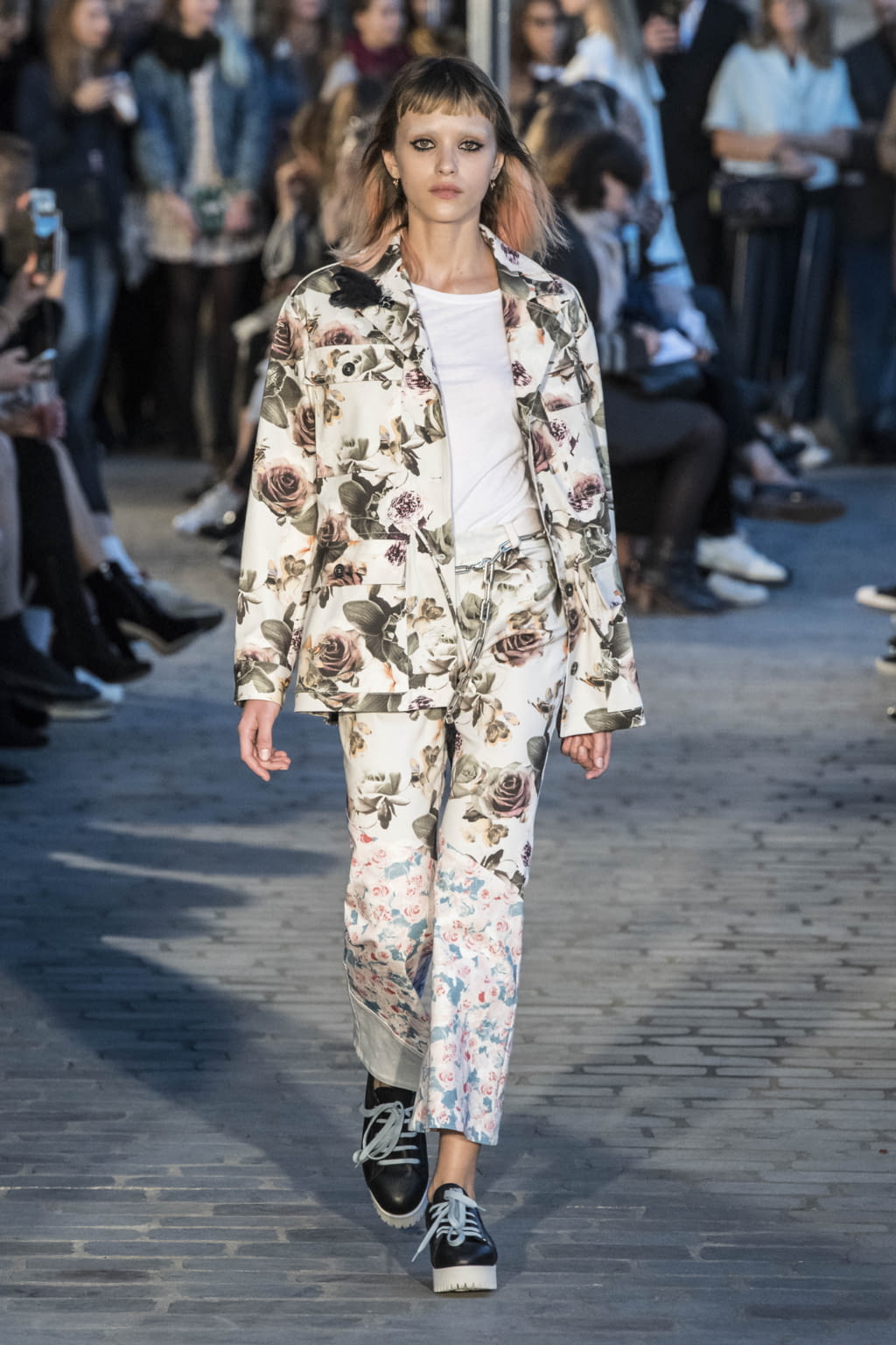 Fashion Week Paris Spring/Summer 2017 look 15 from the Paul & Joe collection womenswear