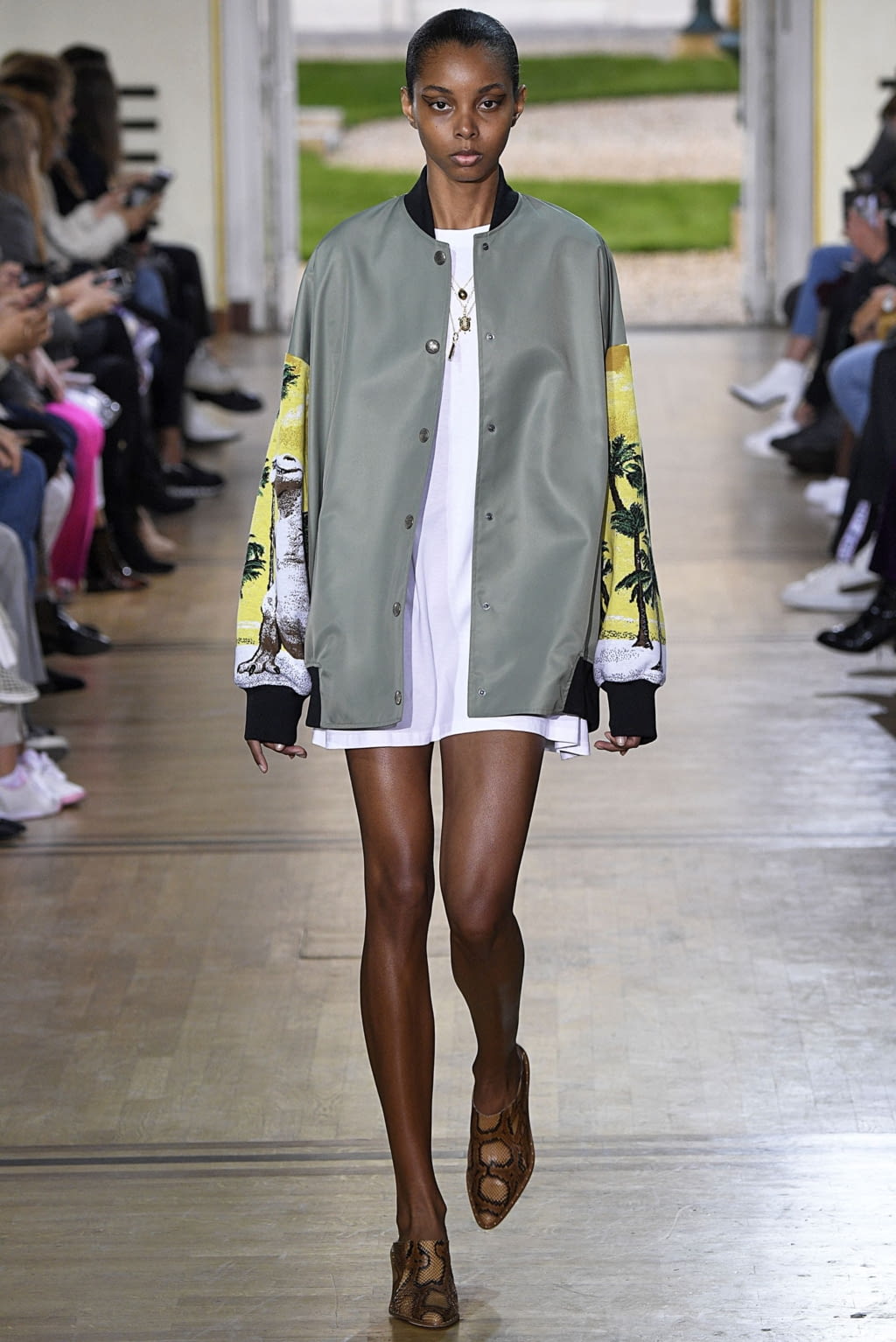 Fashion Week Paris Spring/Summer 2019 look 14 from the Paul & Joe collection womenswear