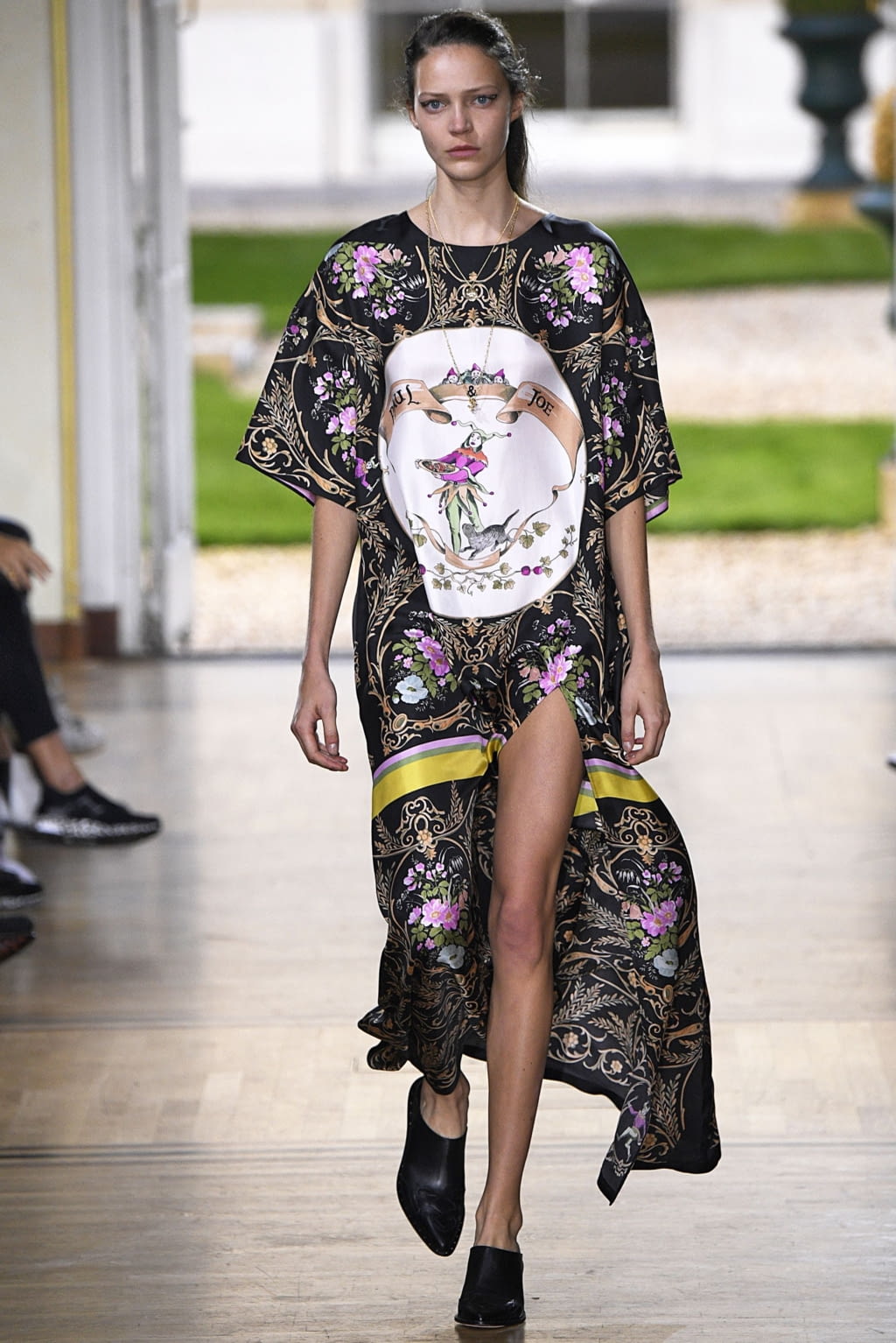 Fashion Week Paris Spring/Summer 2019 look 30 from the Paul & Joe collection womenswear