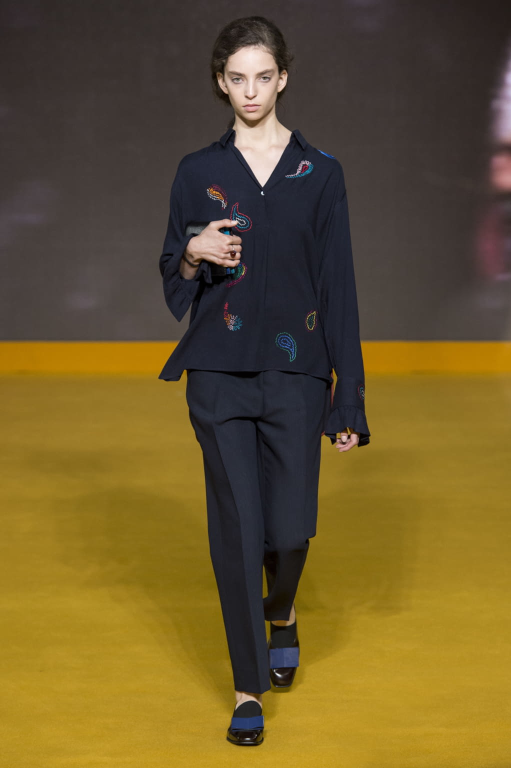 Fashion Week London Fall/Winter 2016 look 13 from the Paul Smith collection 女装