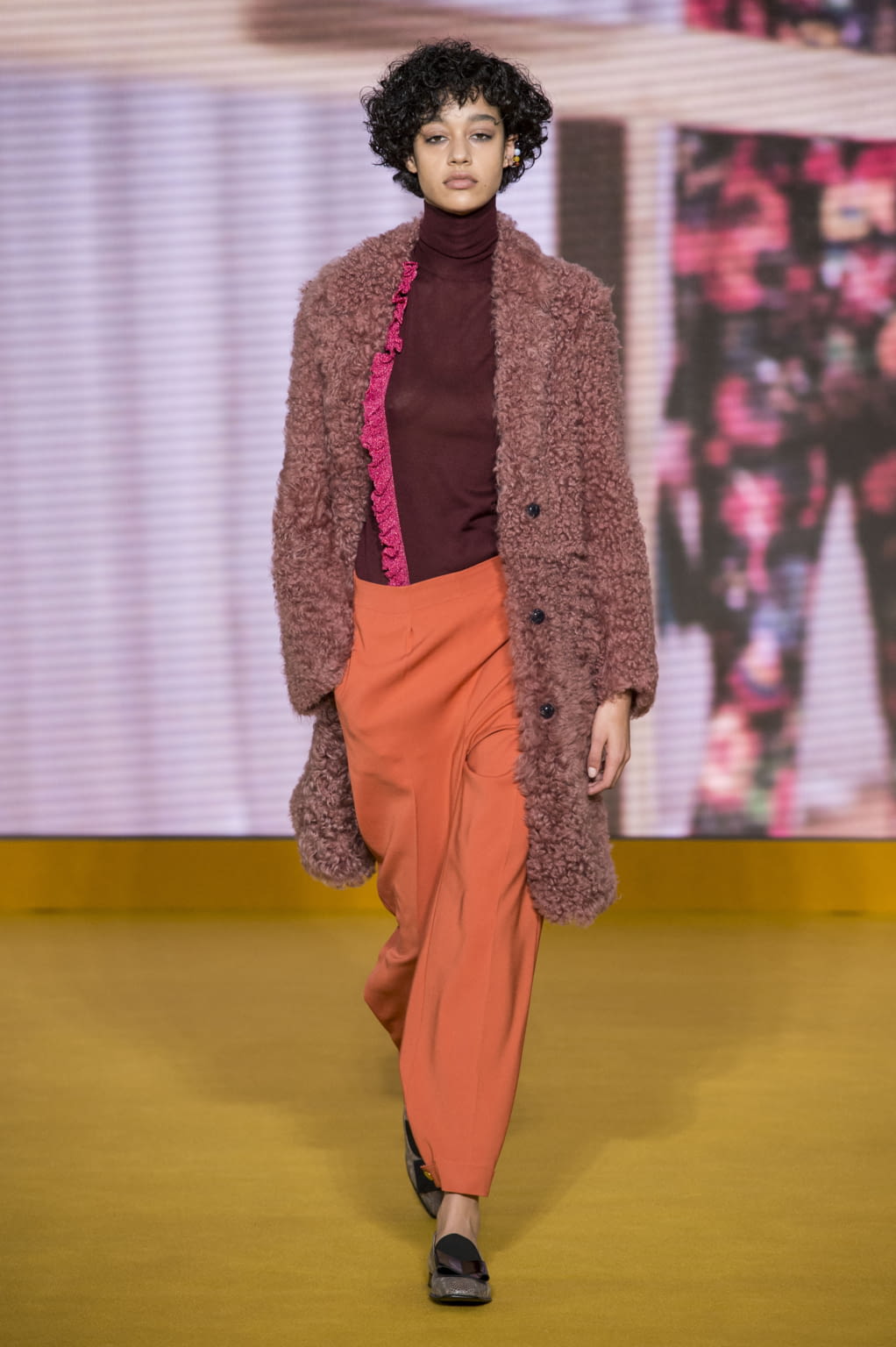 Fashion Week London Fall/Winter 2016 look 18 from the Paul Smith collection 女装