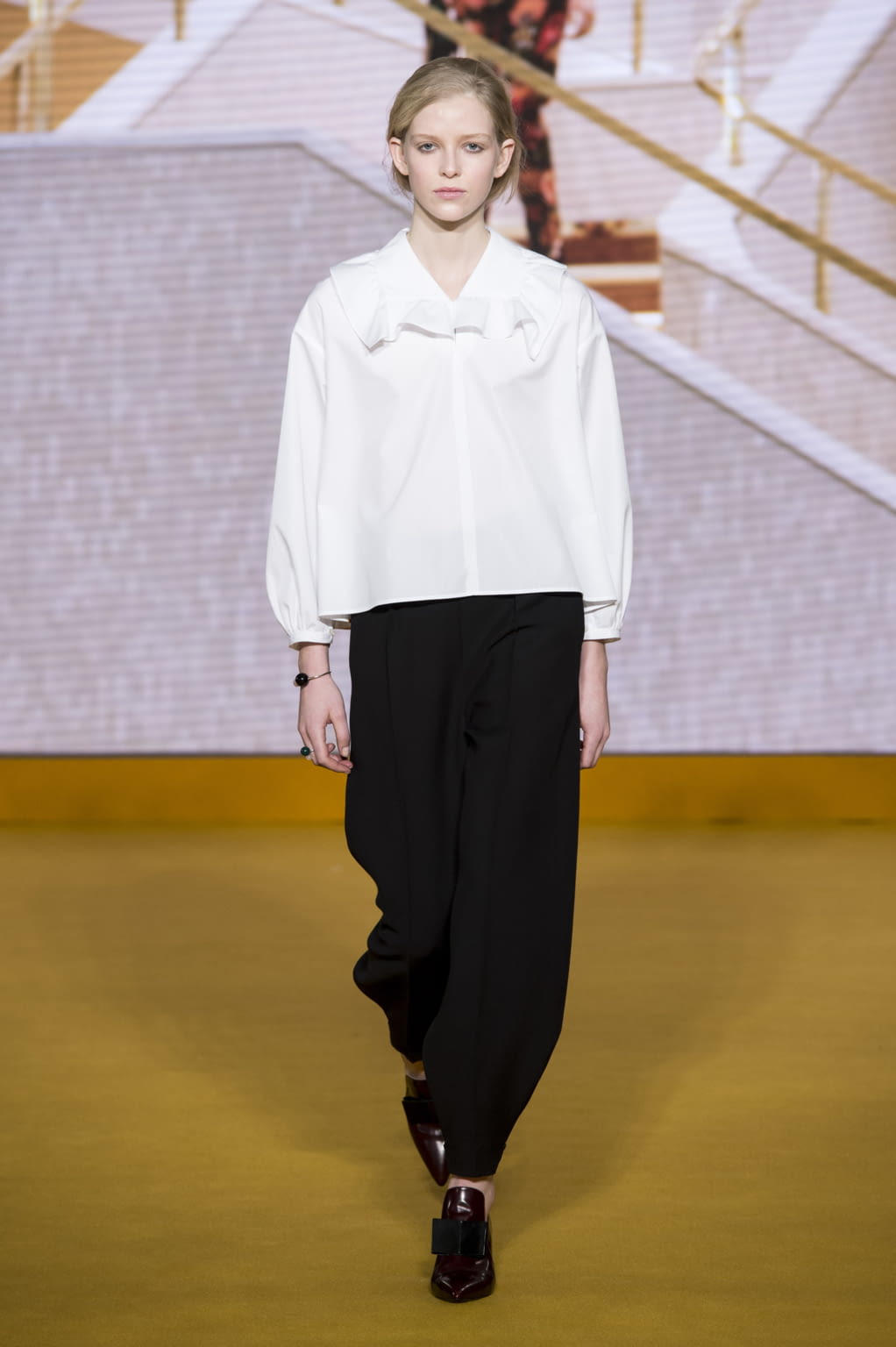 Fashion Week London Fall/Winter 2016 look 20 from the Paul Smith collection womenswear