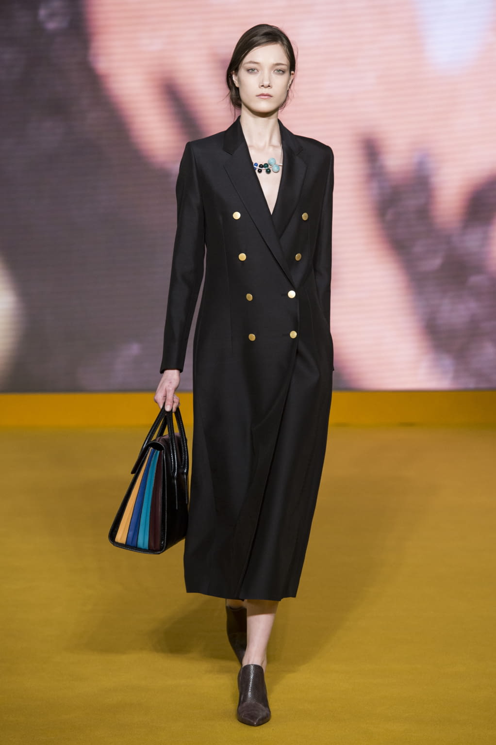 Fashion Week London Fall/Winter 2016 look 22 from the Paul Smith collection 女装