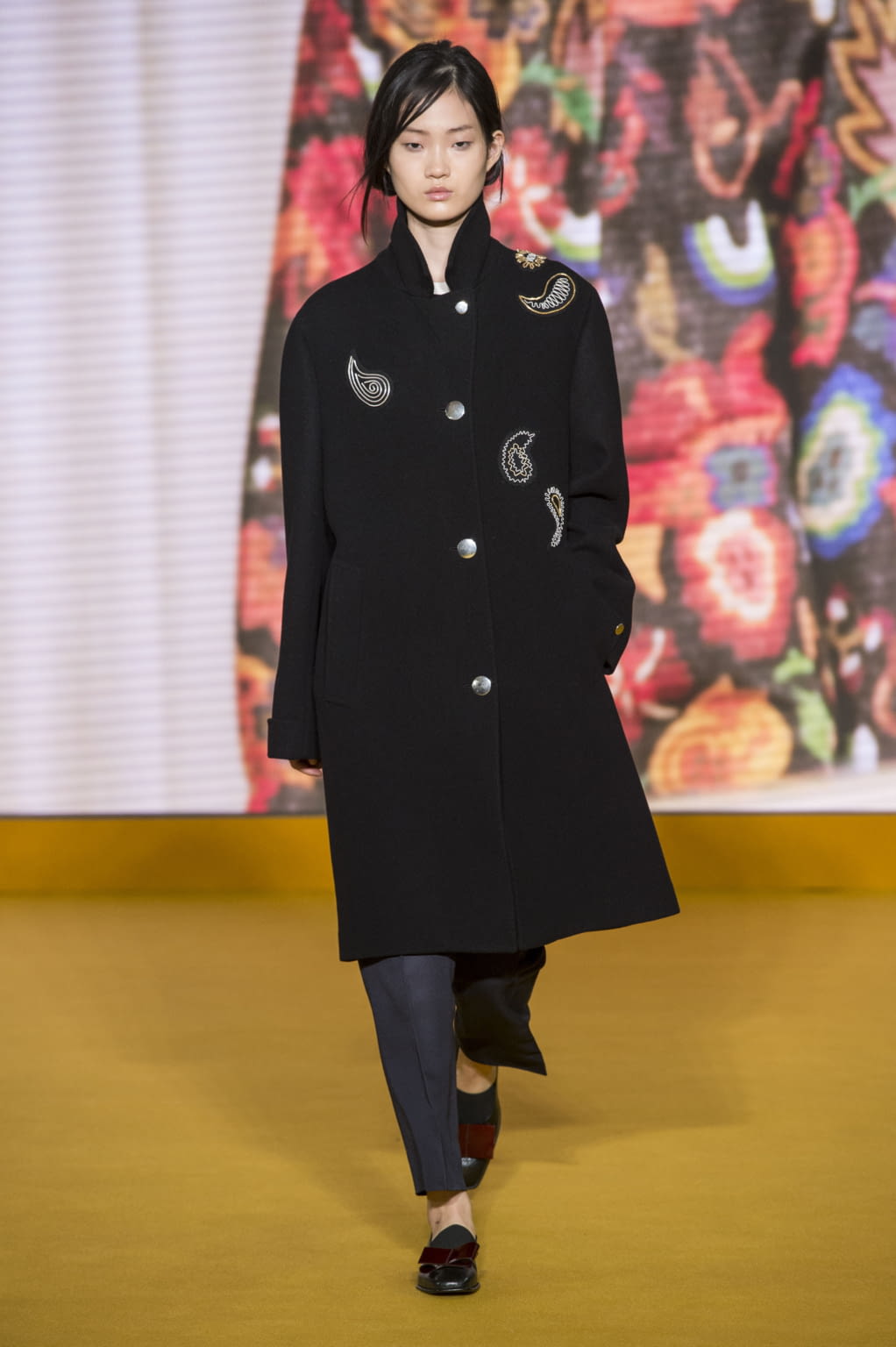 Fashion Week London Fall/Winter 2016 look 32 from the Paul Smith collection 女装