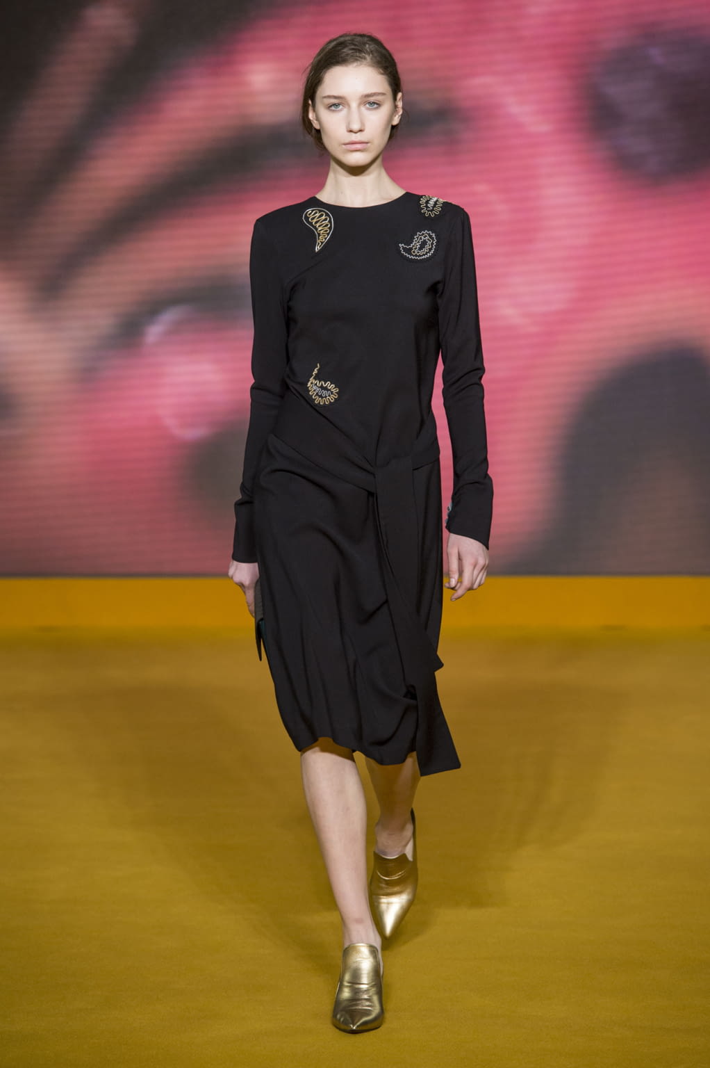 Fashion Week London Fall/Winter 2016 look 34 from the Paul Smith collection womenswear