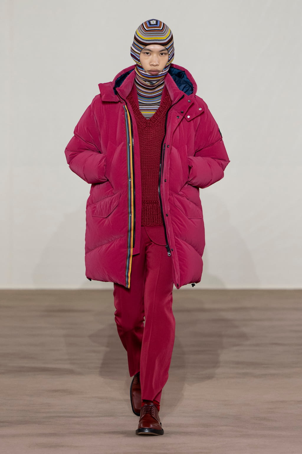 Fashion Week Paris Fall/Winter 2022 look 15 de la collection Paul Smith menswear