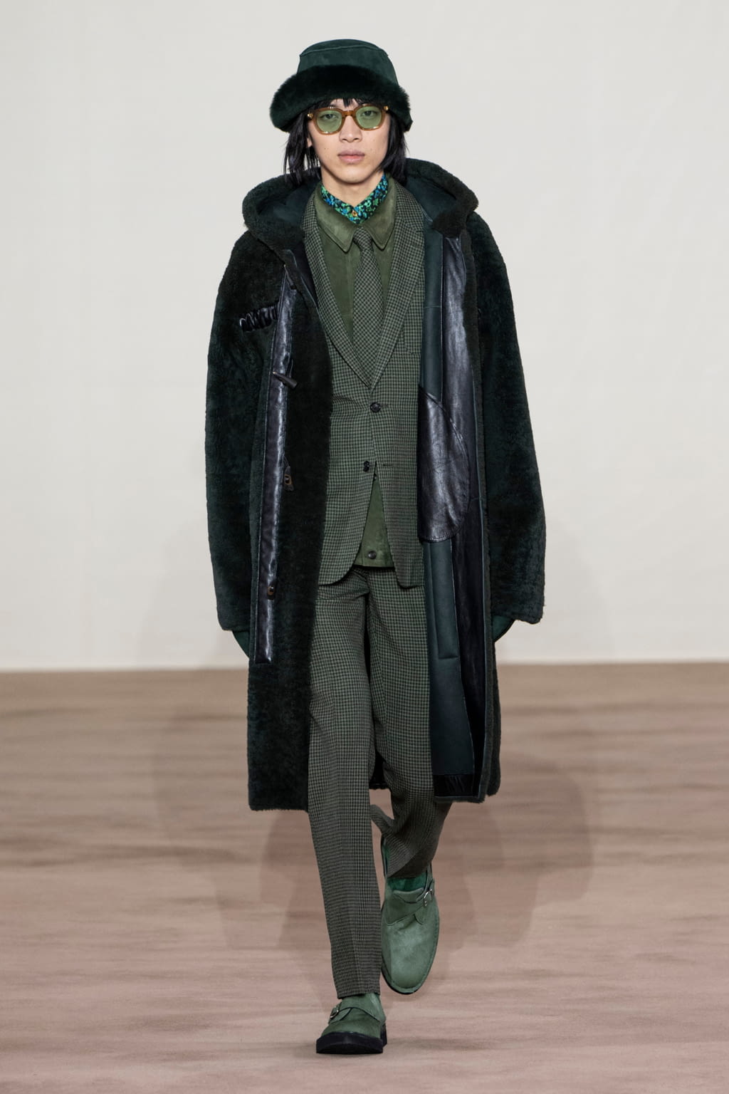 Fashion Week Paris Fall/Winter 2022 look 2 from the Paul Smith collection 男装