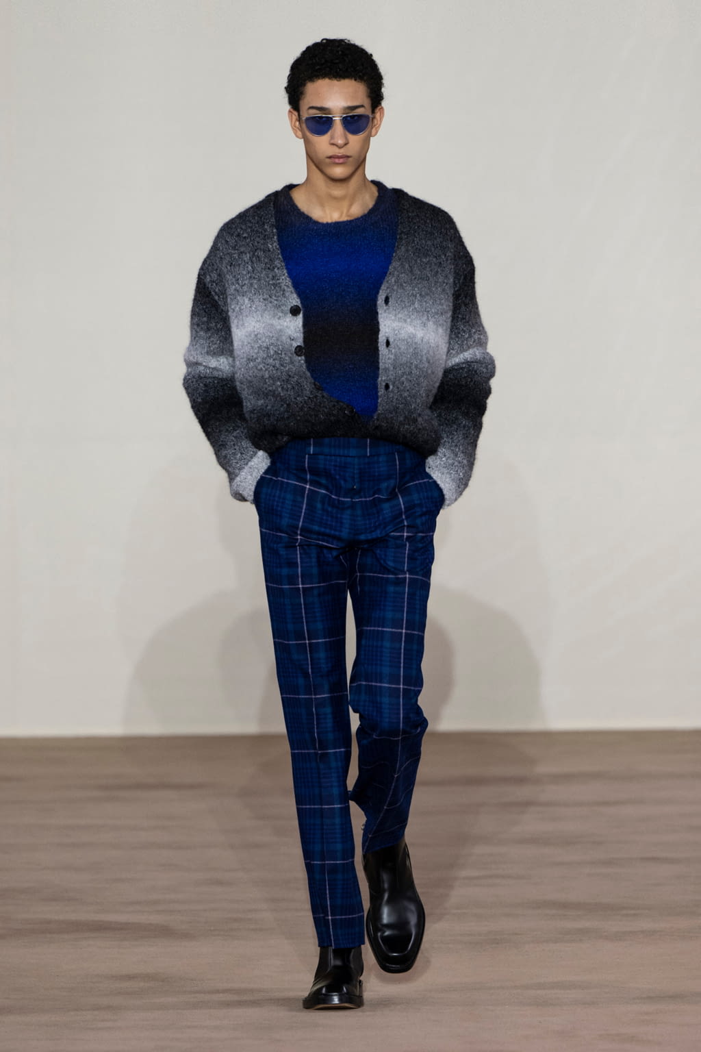 Fashion Week Paris Fall/Winter 2022 look 29 from the Paul Smith collection menswear